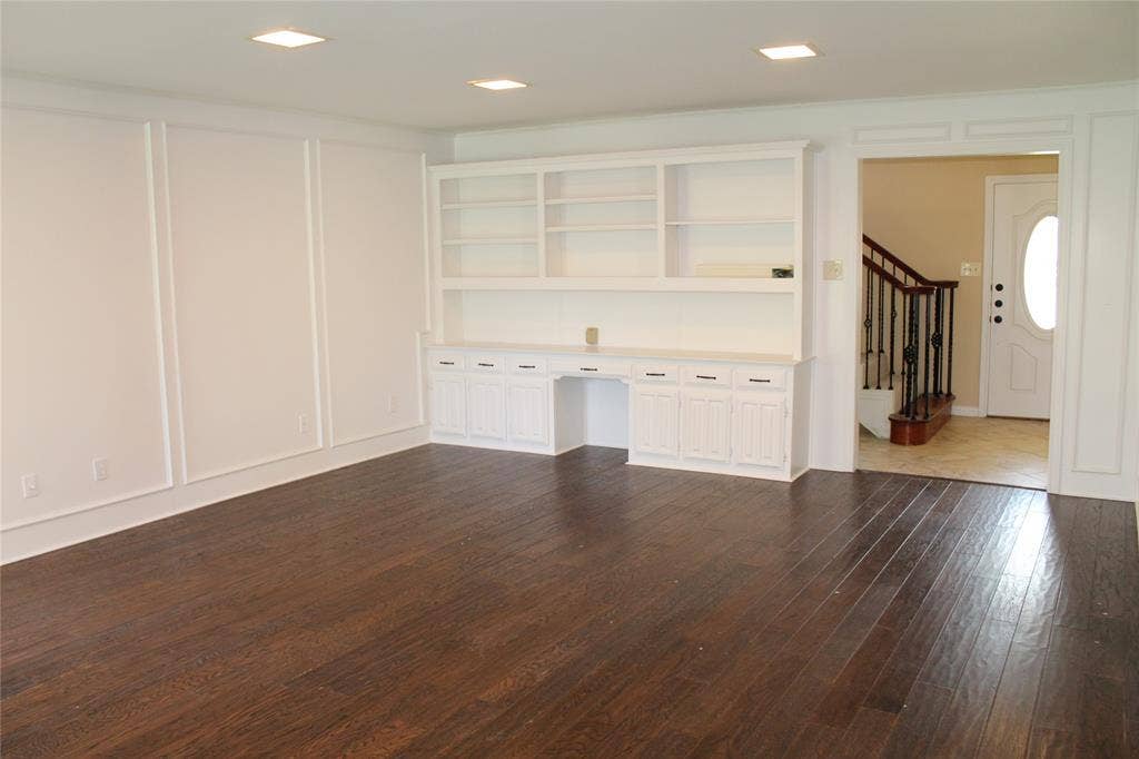 4037 Leon Drive, Plano, TX 75074 4037 Leon Drive, Plano, TX 75074