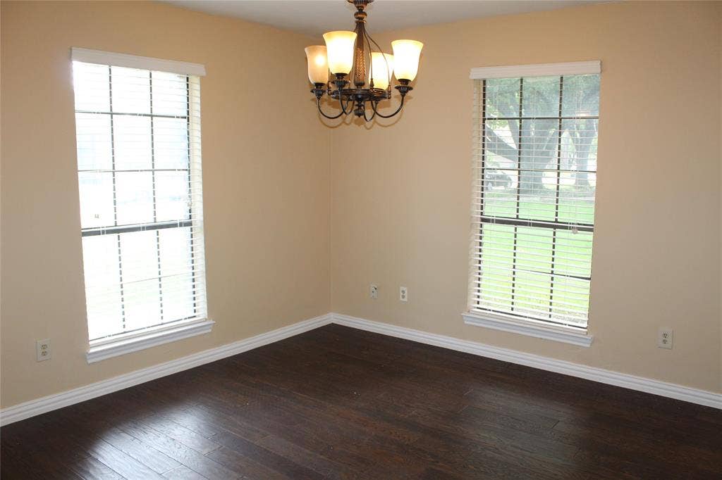 4037 Leon Drive, Plano, TX 75074 4037 Leon Drive, Plano, TX 75074