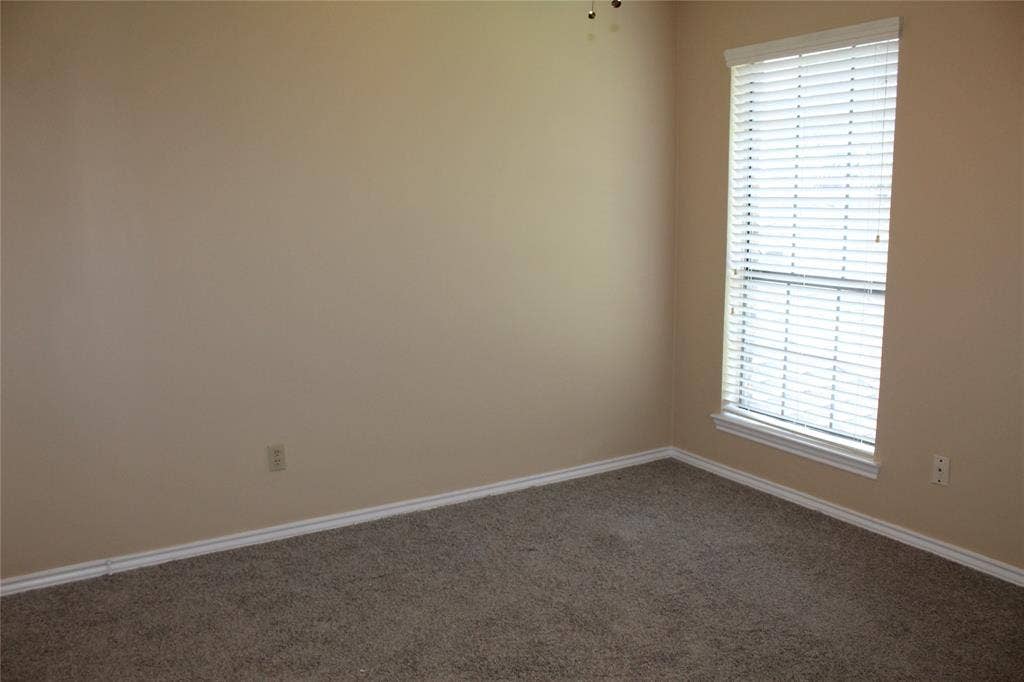 4037 Leon Drive, Plano, TX 75074 4037 Leon Drive, Plano, TX 75074