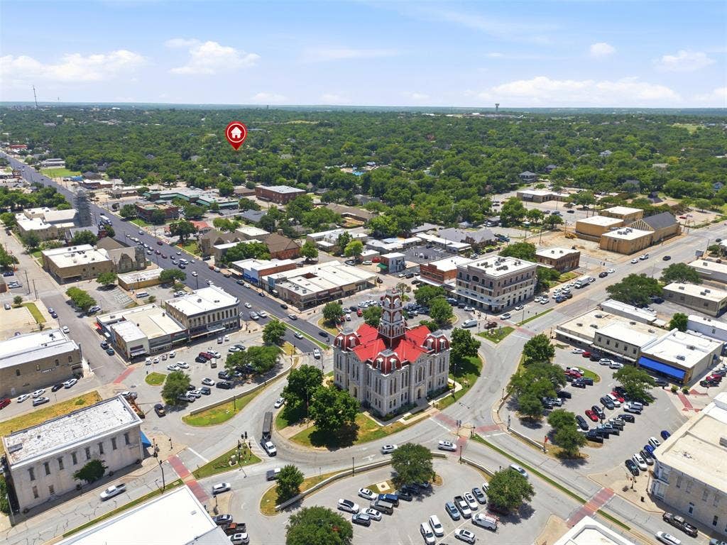 707 W Water Street, Weatherford, TX 76086 707 W Water Street, Weatherford, TX 76086
