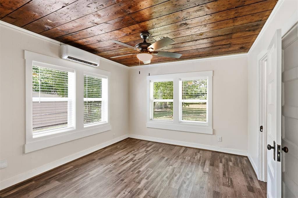 707 W Water Street, Weatherford, TX 76086 707 W Water Street, Weatherford, TX 76086