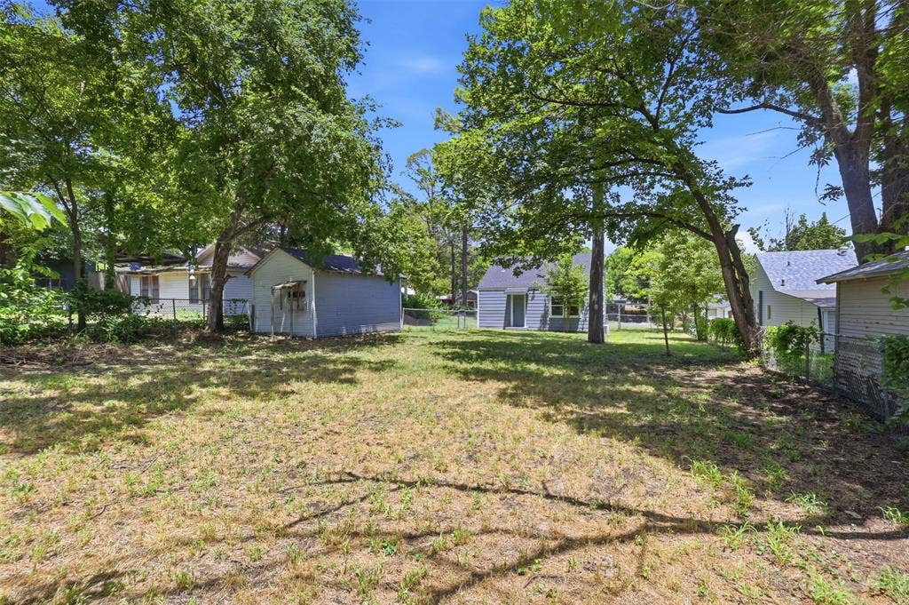 707 W Water Street, Weatherford, TX 76086 707 W Water Street, Weatherford, TX 76086