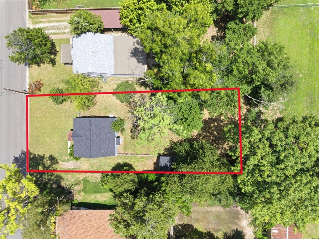 707 W Water Street, Weatherford, TX 76086 707 W Water Street, Weatherford, TX 76086