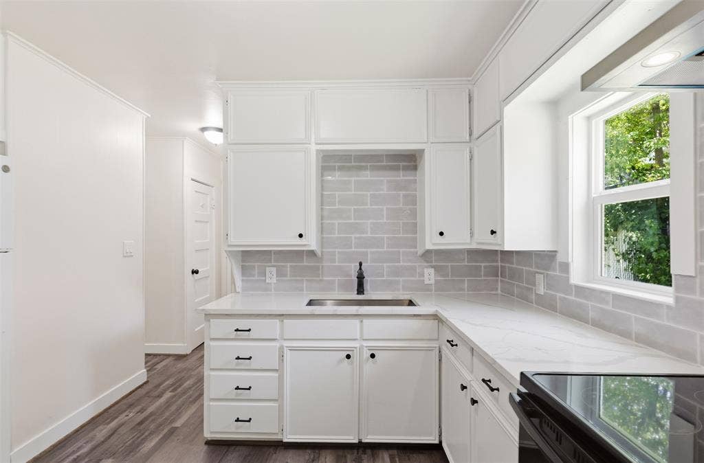 707 W Water Street, Weatherford, TX 76086 707 W Water Street, Weatherford, TX 76086