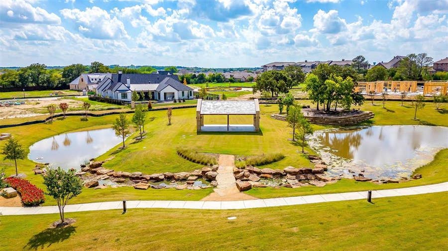 Property photo for 2616 Park Grove Loop, Southlake, TX