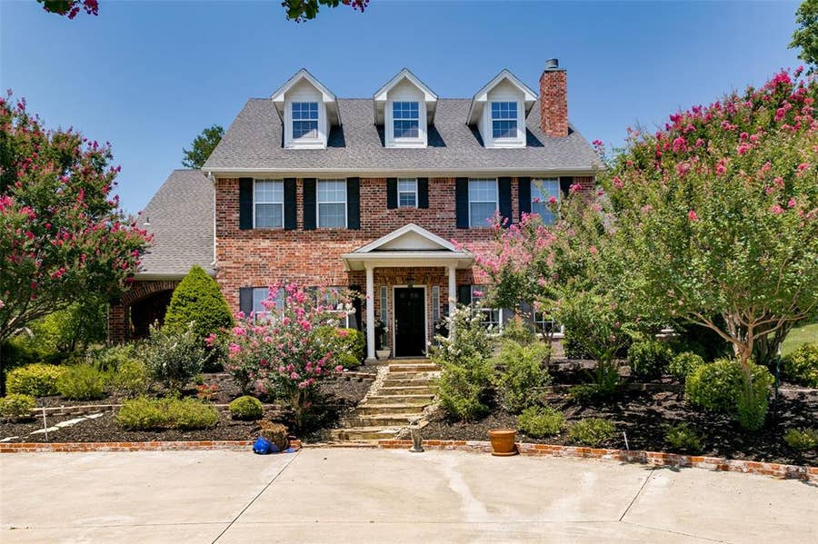 Property photo for 6932 La Cantera Drive, Fort Worth, TX