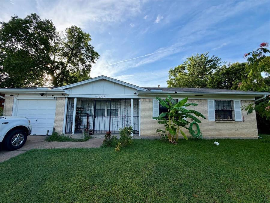 Property photo for 2329 Clover Ridge Drive, Dallas, TX