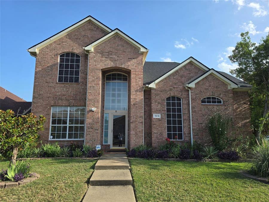 Property photo for 1516 Fallcreek Court, Allen, TX