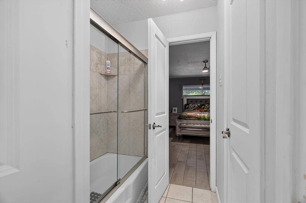 1317 W Redbud Drive, Hurst, TX 76053 1317 W Redbud Drive, Hurst, TX 76053