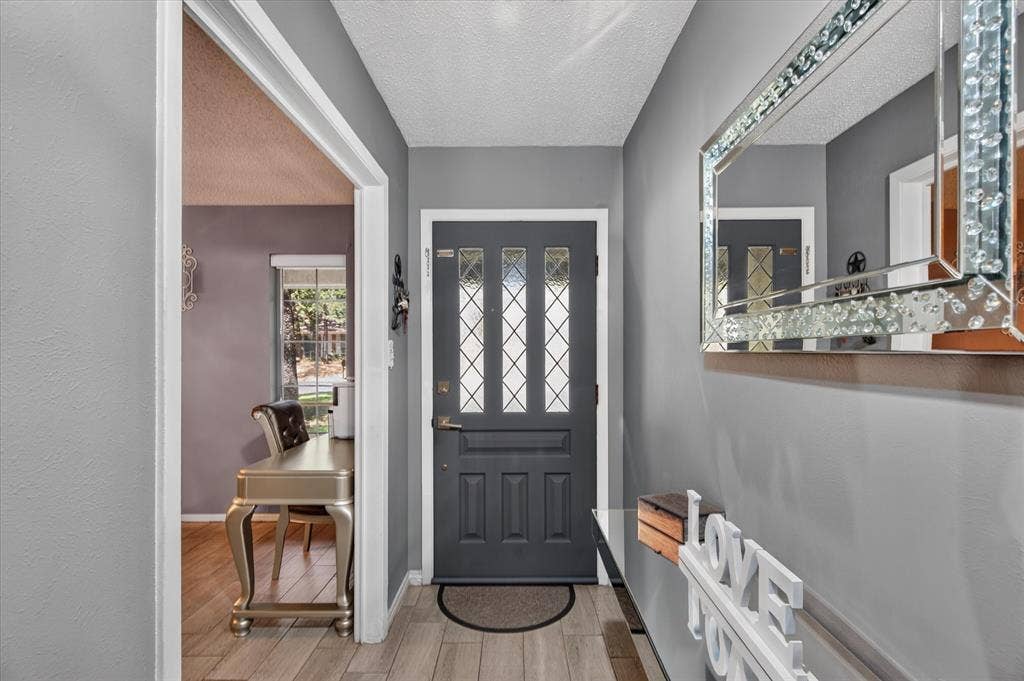 1317 W Redbud Drive, Hurst, TX 76053 1317 W Redbud Drive, Hurst, TX 76053