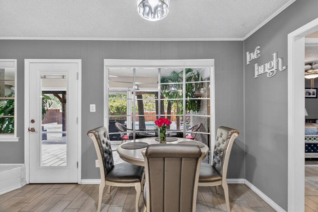 1317 W Redbud Drive, Hurst, TX 76053 1317 W Redbud Drive, Hurst, TX 76053