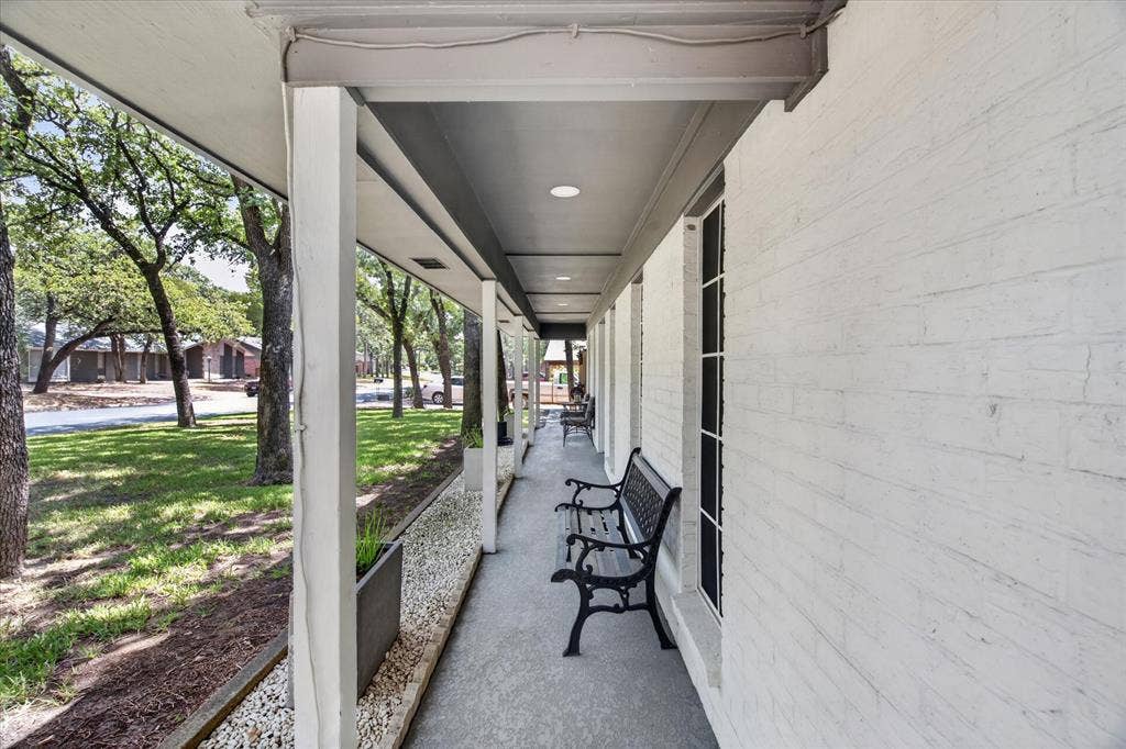 1317 W Redbud Drive, Hurst, TX 76053 1317 W Redbud Drive, Hurst, TX 76053