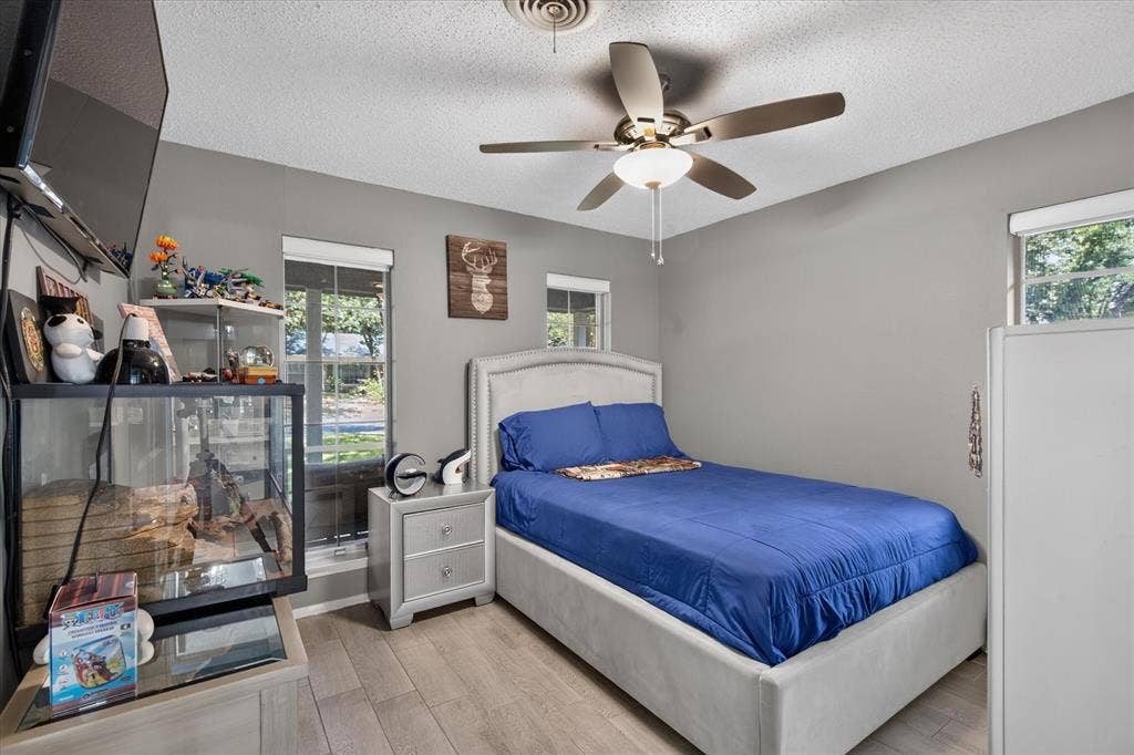 1317 W Redbud Drive, Hurst, TX 76053 1317 W Redbud Drive, Hurst, TX 76053