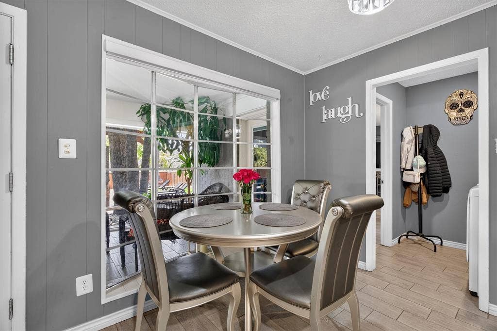 1317 W Redbud Drive, Hurst, TX 76053 1317 W Redbud Drive, Hurst, TX 76053