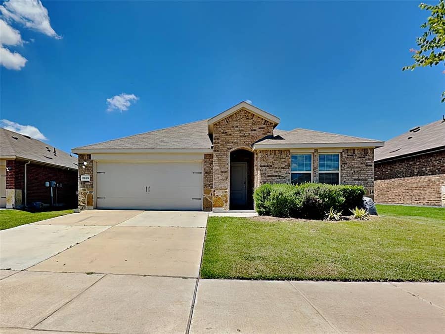 Property photo for 2909 Menguita Street, Denton, TX
