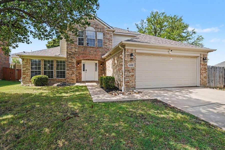 Property photo for 5400 Crater Lake Drive, Fort Worth, TX