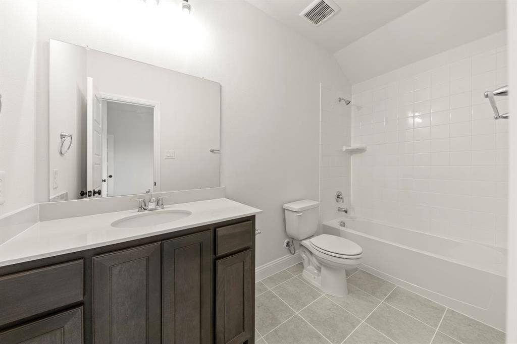 3805 Maize Avenue, Heartland, TX 75114 07. 3805 Maize - 3RD Bath