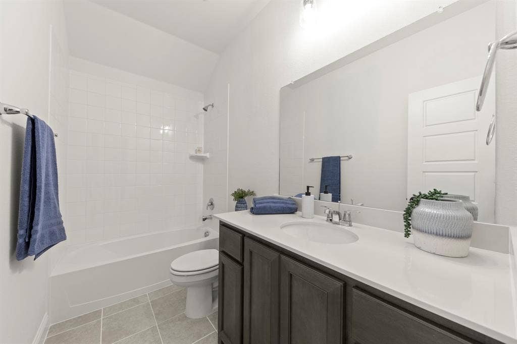 3805 Maize Avenue, Heartland, TX 75114 05. 3805 Maize - 2ND Bath