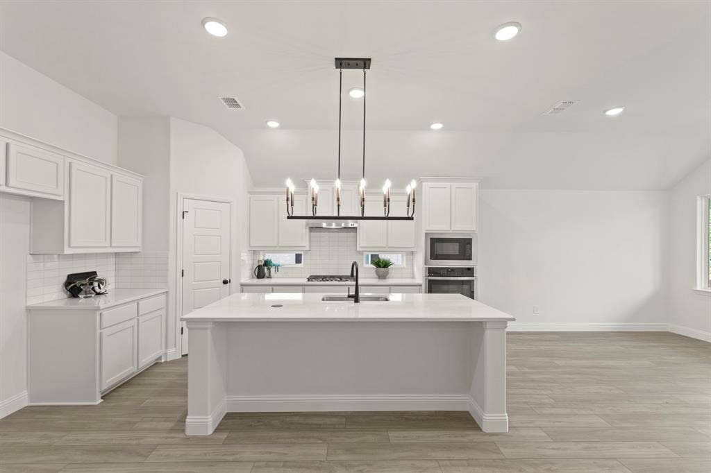 3805 Maize Avenue, Heartland, TX 75114 13. 3805 Maize - Kitchen