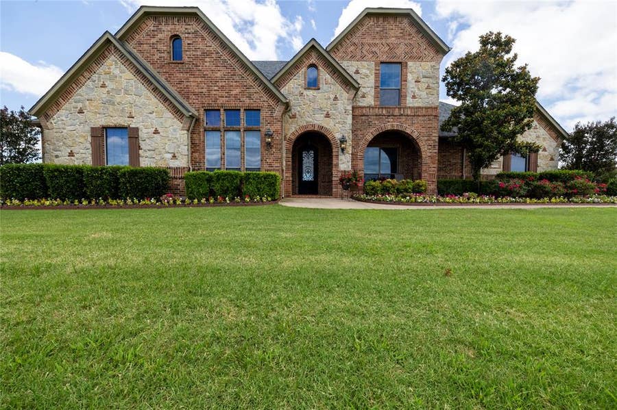 Property photo for 2722 W Alamosa Drive, Terrell, TX