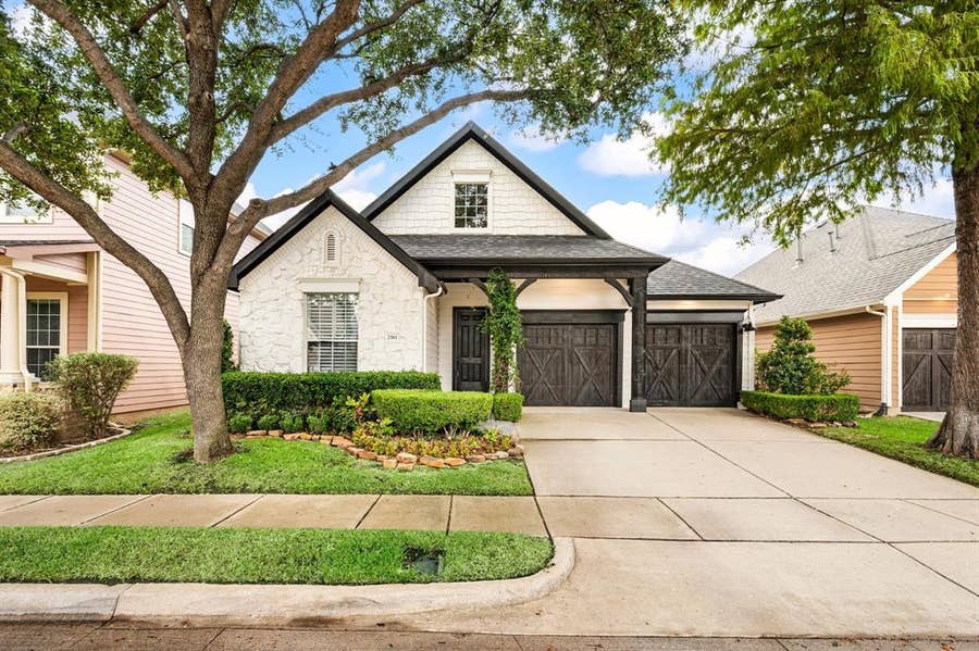 Property photo for 2301 Grizzly Run Lane, Euless, TX