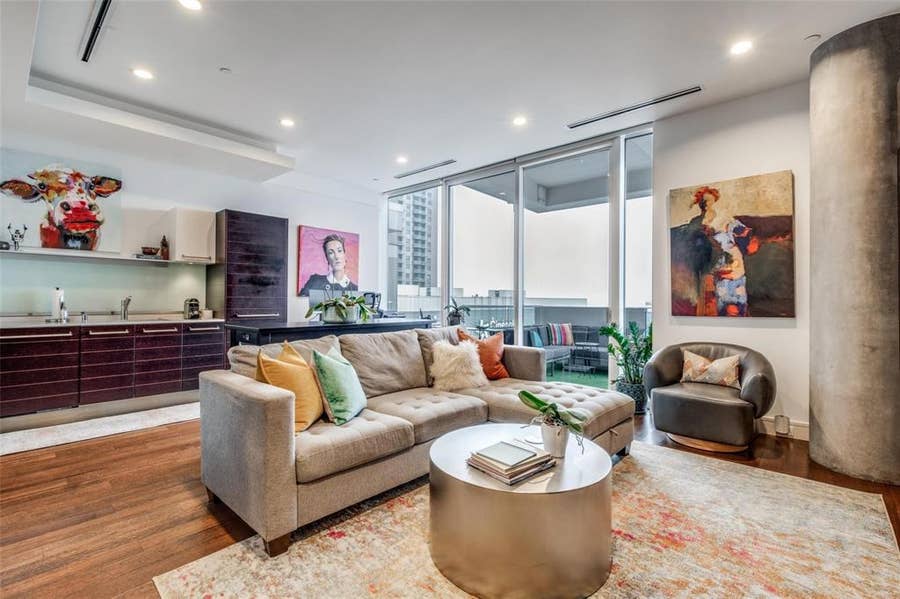 Property photo for 2408 Victory Park Lane, #831, Dallas, TX