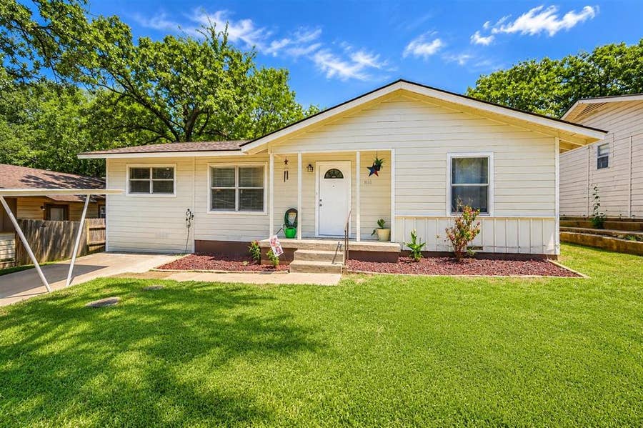 Property photo for 1111 Ridgewood Road, Denison, TX
