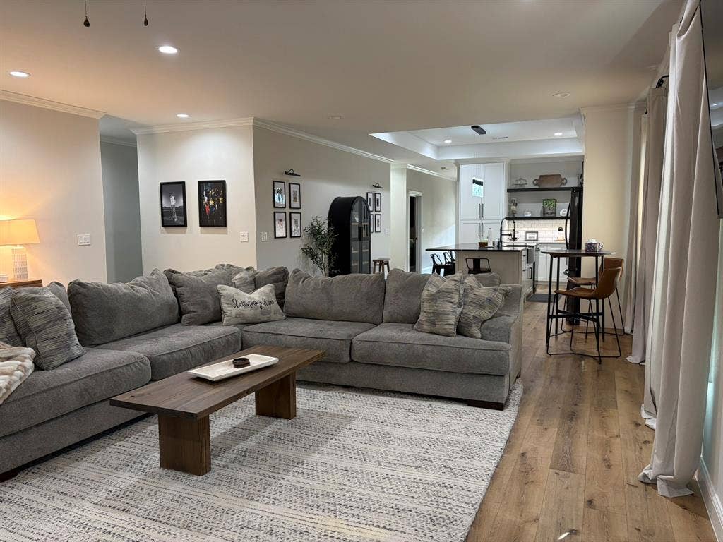 600 Lucas Drive, Athens, TX 75751 Living room