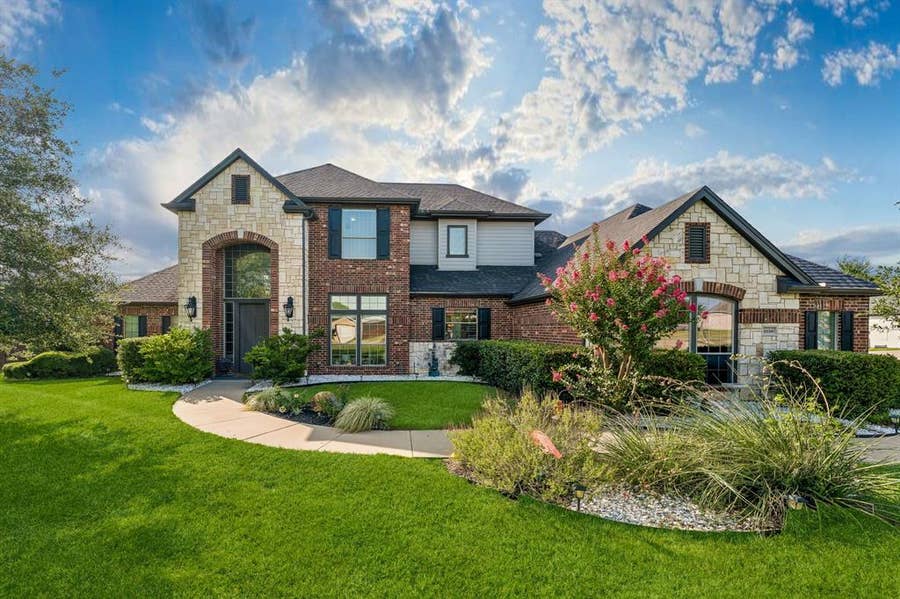 Property photo for 3150 Pelican Way, Midlothian, TX