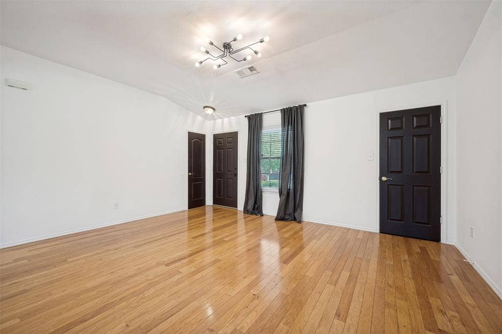 3700 Ocean Drive, Denton, TX 76210
