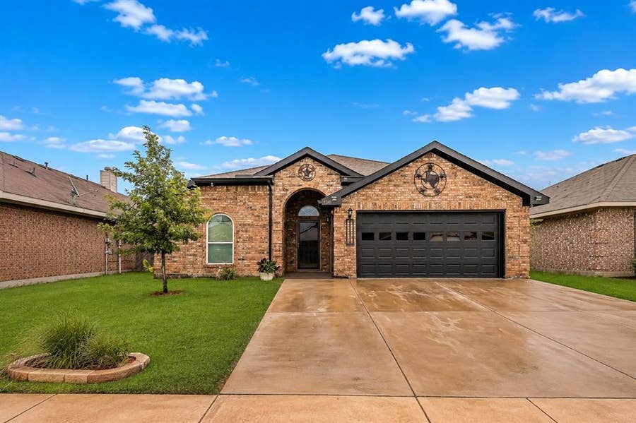 Property photo for 1240 Camden Yard Drive, Fort Worth, TX