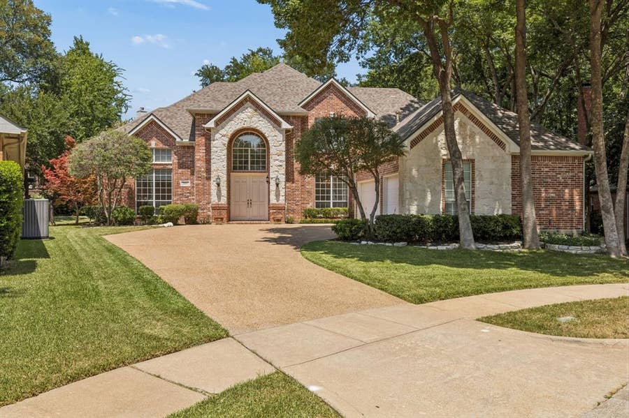 Property photo for 1119 Creekwood Drive, Garland, TX