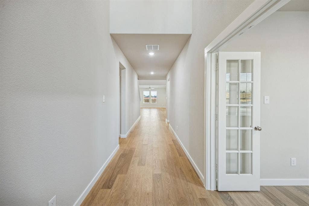 4016 Somerville Drive, Farmersville, TX 75442 Entryway in the Wimbledon home plan by Trophy Signature Homes – REPRESENTATIVE PHOTO