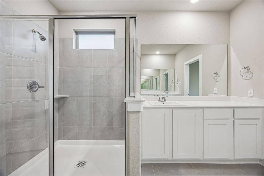 4016 Somerville Drive, Farmersville, TX 75442 Primary Bathroom in the Wimbledon home plan by Trophy Signature Homes – REPRESENTATIVE PHOTO