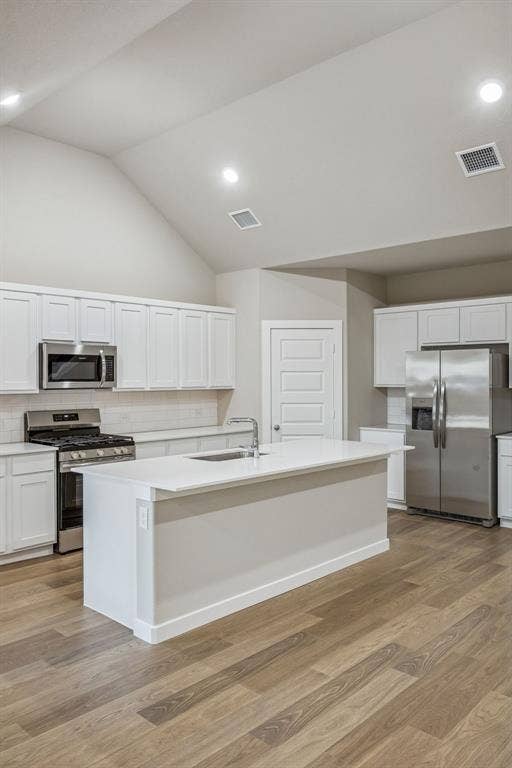 4016 Somerville Drive, Farmersville, TX 75442 Kitchen in the Wimbledon home plan by Trophy Signature Homes – REPRESENTATIVE PHOTO