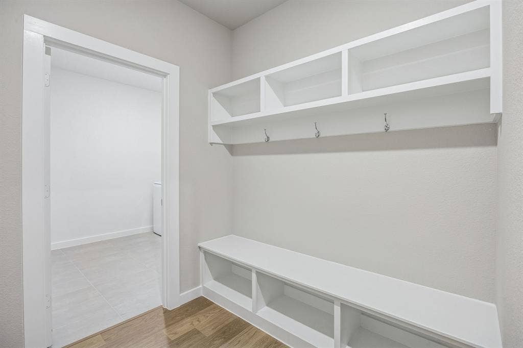 4016 Somerville Drive, Farmersville, TX 75442 Utility Room in the Wimbledon home plan by Trophy Signature Homes – REPRESENTATIVE PHOTO