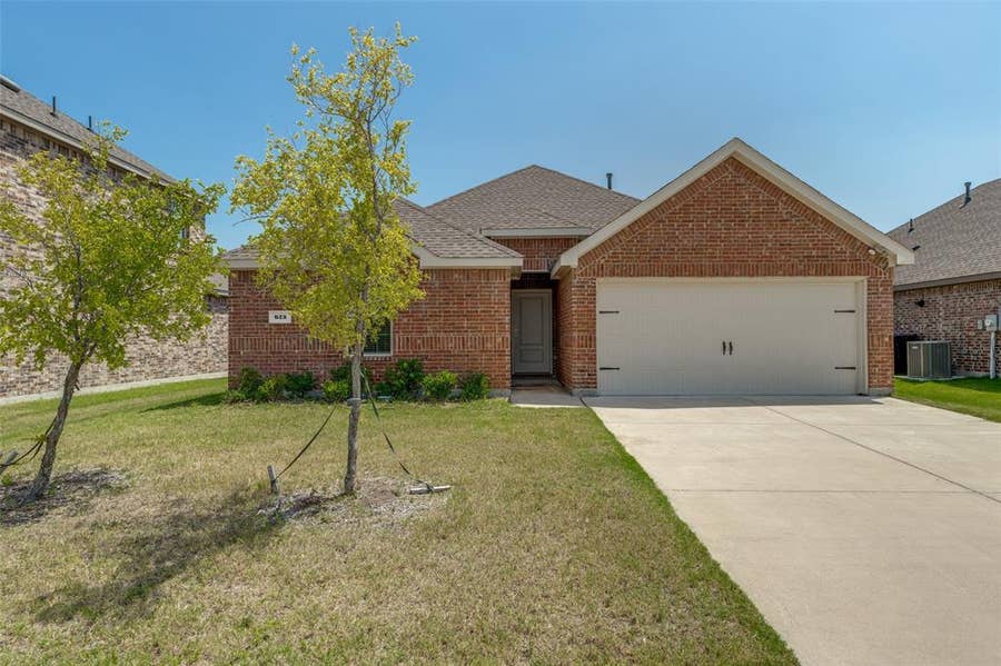 Property photo for 625 Summit Pass Lane, Princeton, TX