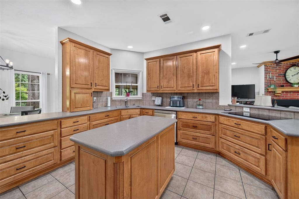 5611 Fm 2494, Athens, TX 75751 5611 Fm 2494, Athens, TX 75751