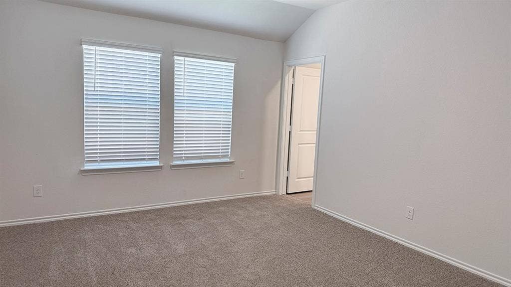 5004 Shumard Drive, Lindale, TX 75771 Empty room