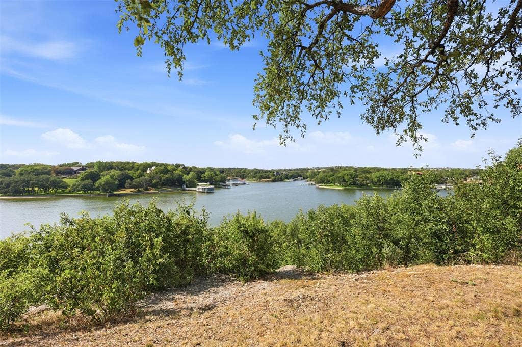 9325 Westview Road, Fort Worth, TX 76179 9325 Westview Road, Fort Worth, TX 76179