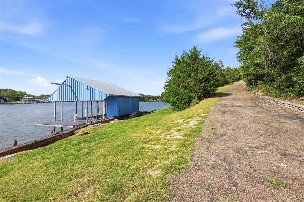 9325 Westview Road, Fort Worth, TX 76179 9325 Westview Road, Fort Worth, TX 76179