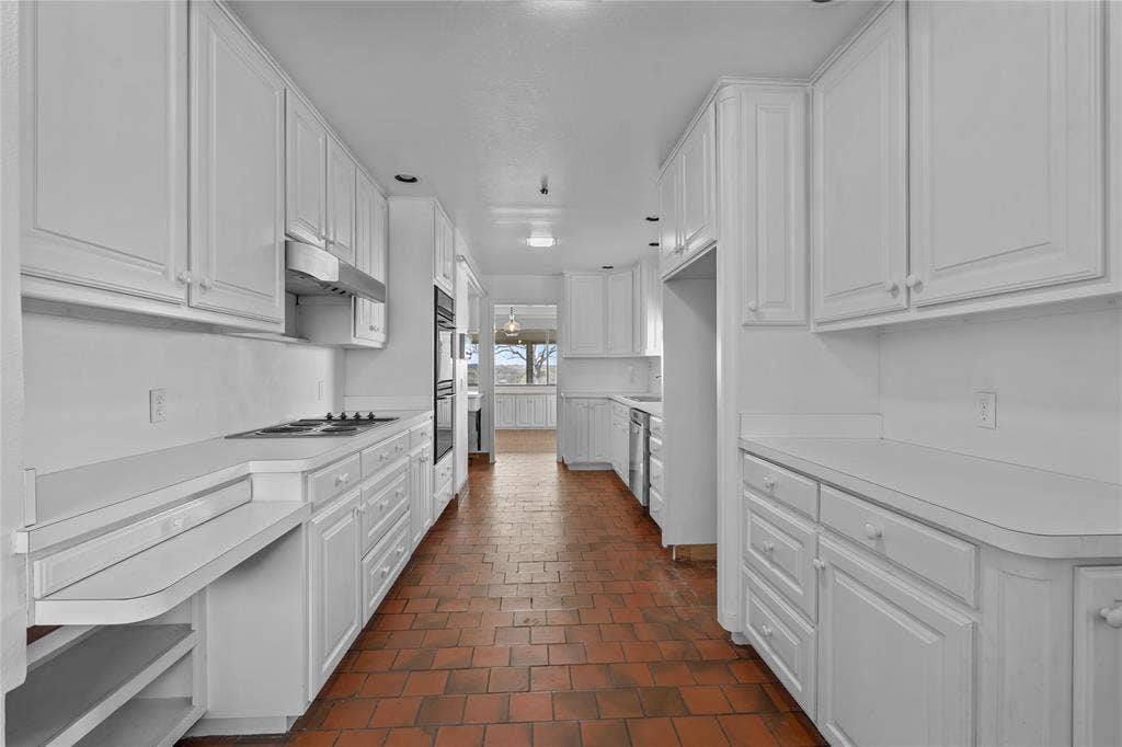 9325 Westview Road, Fort Worth, TX 76179 9325 Westview Road, Fort Worth, TX 76179
