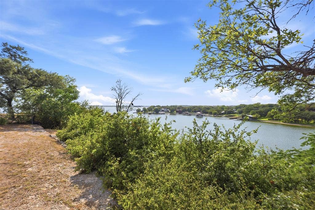 9325 Westview Road, Fort Worth, TX 76179 9325 Westview Road, Fort Worth, TX 76179