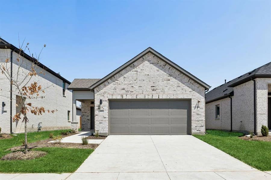 Property photo for 4202 Zoe Lane, Farmersville, TX