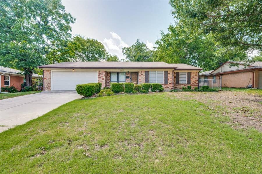 Property photo for 5613 Waltham Avenue, Fort Worth, TX
