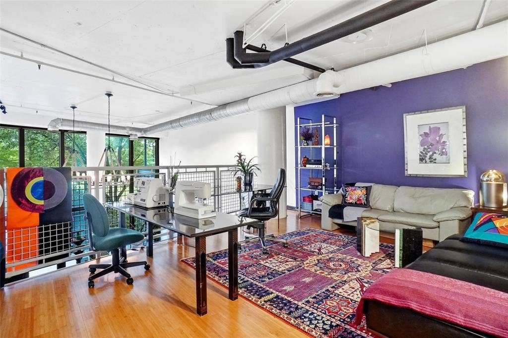 2nd floor lofted area