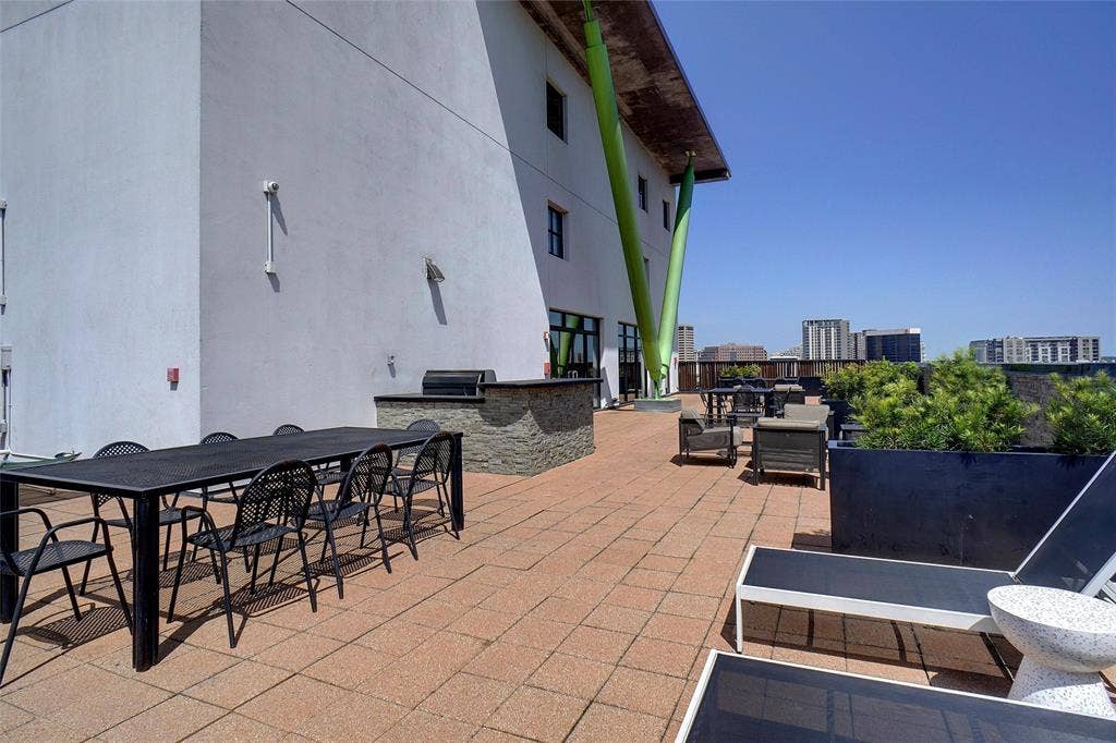 outdoor space on the 11th floor