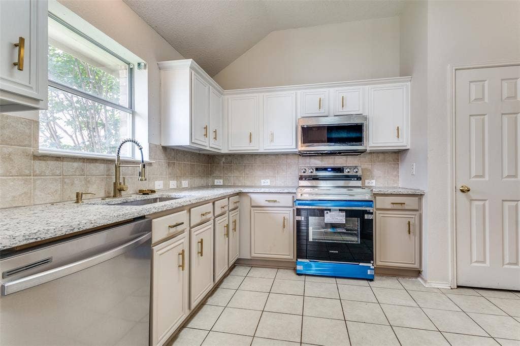 7046 Saint Augustine Drive, Frisco, TX 75033 7046 Saint Augustine Drive, Frisco, TX 75033