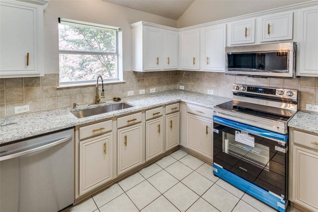 7046 Saint Augustine Drive, Frisco, TX 75033 7046 Saint Augustine Drive, Frisco, TX 75033
