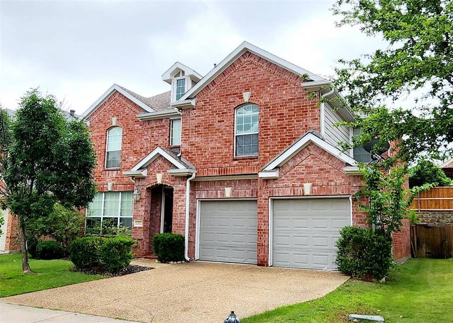 Property photo for 1312 Valley Vista Drive, Irving, TX
